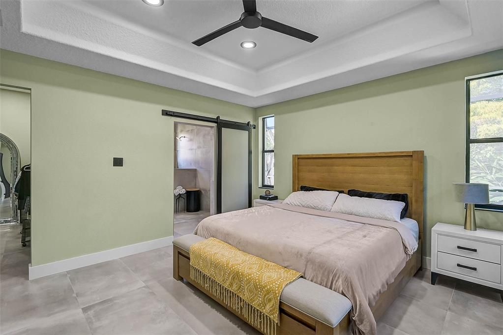 En Venta: $749,000 (4 camas, 3 baños, 2600 Pies cuadrados)