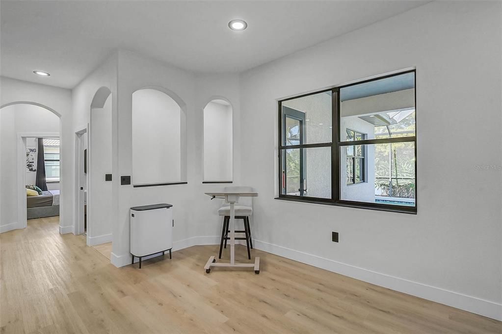 En Venta: $749,000 (4 camas, 3 baños, 2600 Pies cuadrados)