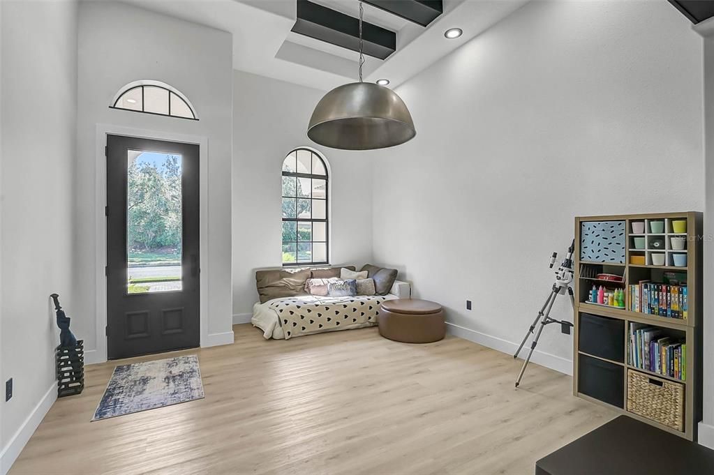 En Venta: $749,000 (4 camas, 3 baños, 2600 Pies cuadrados)