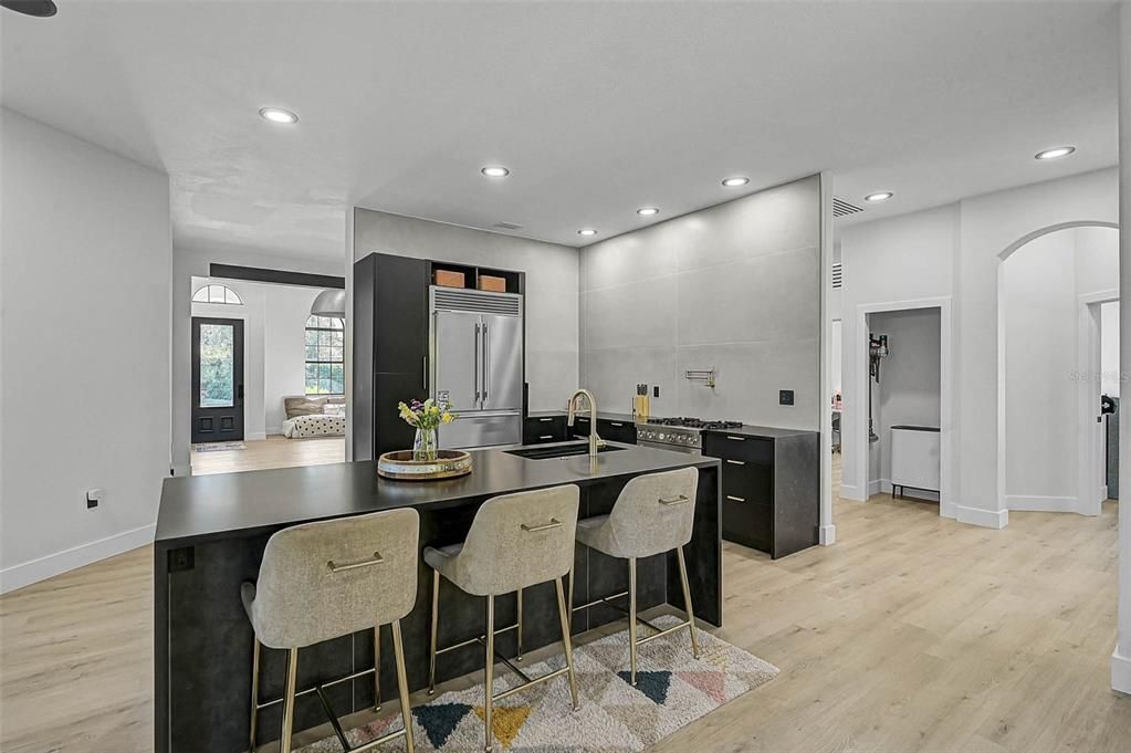 En Venta: $749,000 (4 camas, 3 baños, 2600 Pies cuadrados)