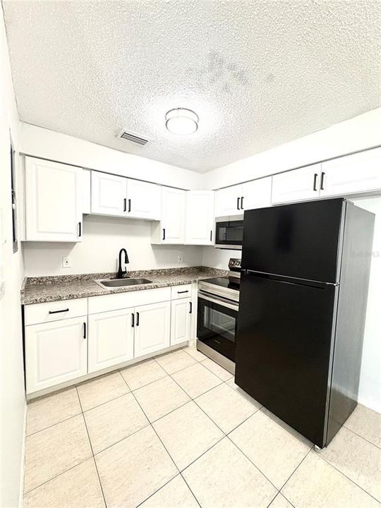 出租: $1,300 (1 贝兹, 1 浴室, 500 平方英尺)