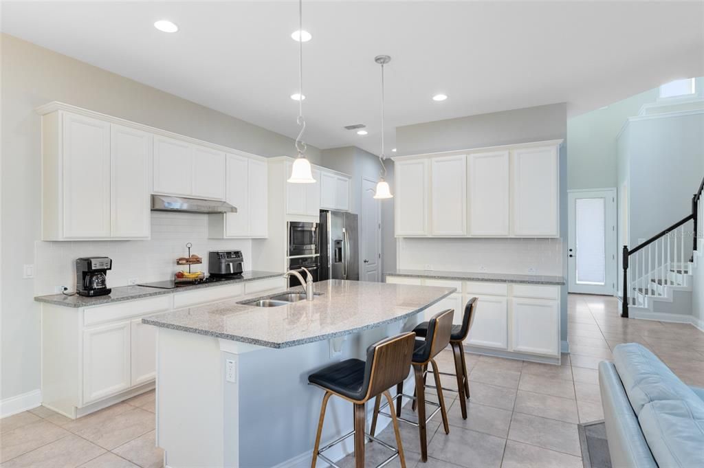 На продажу: $675,000 (4 спален, 3 ванн, 2344 Квадратных фут)