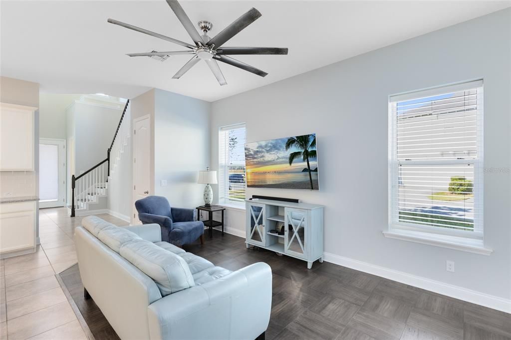 На продажу: $675,000 (4 спален, 3 ванн, 2344 Квадратных фут)