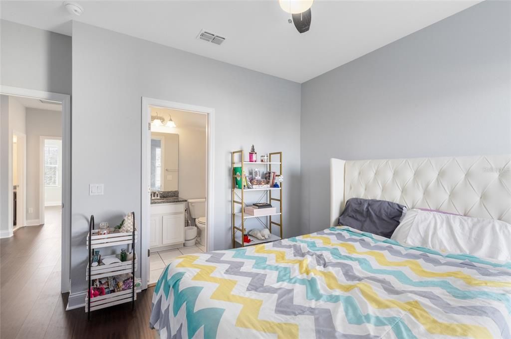 На продажу: $675,000 (4 спален, 3 ванн, 2344 Квадратных фут)