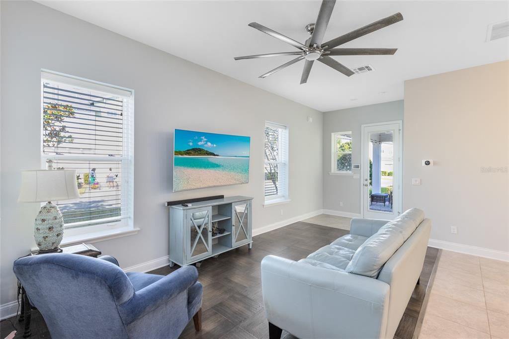 На продажу: $675,000 (4 спален, 3 ванн, 2344 Квадратных фут)