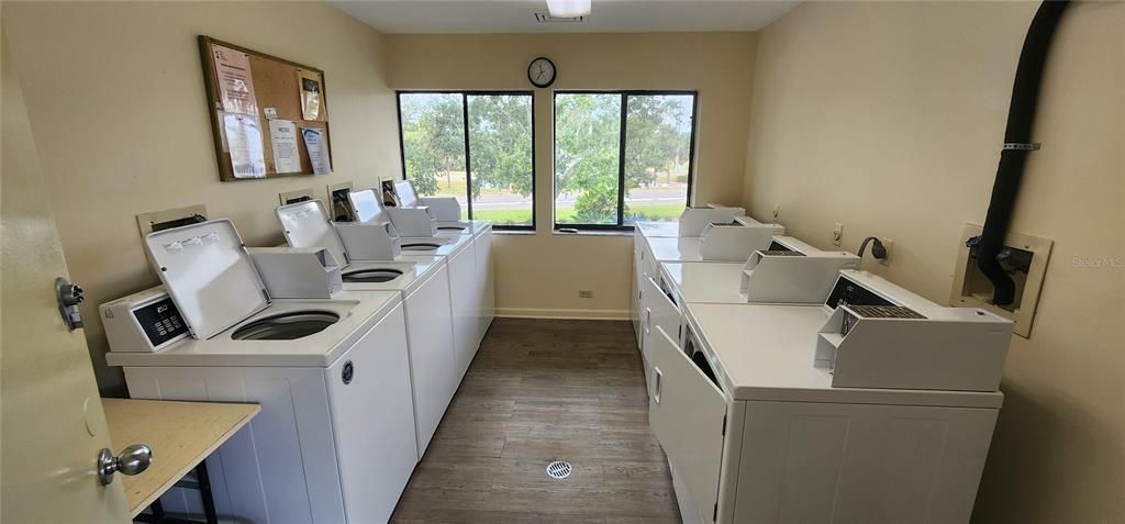 出租: $3,500 (2 贝兹, 2 浴室, 830 平方英尺)