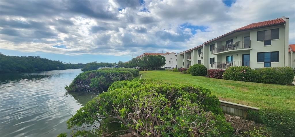 出租: $3,500 (2 贝兹, 2 浴室, 830 平方英尺)