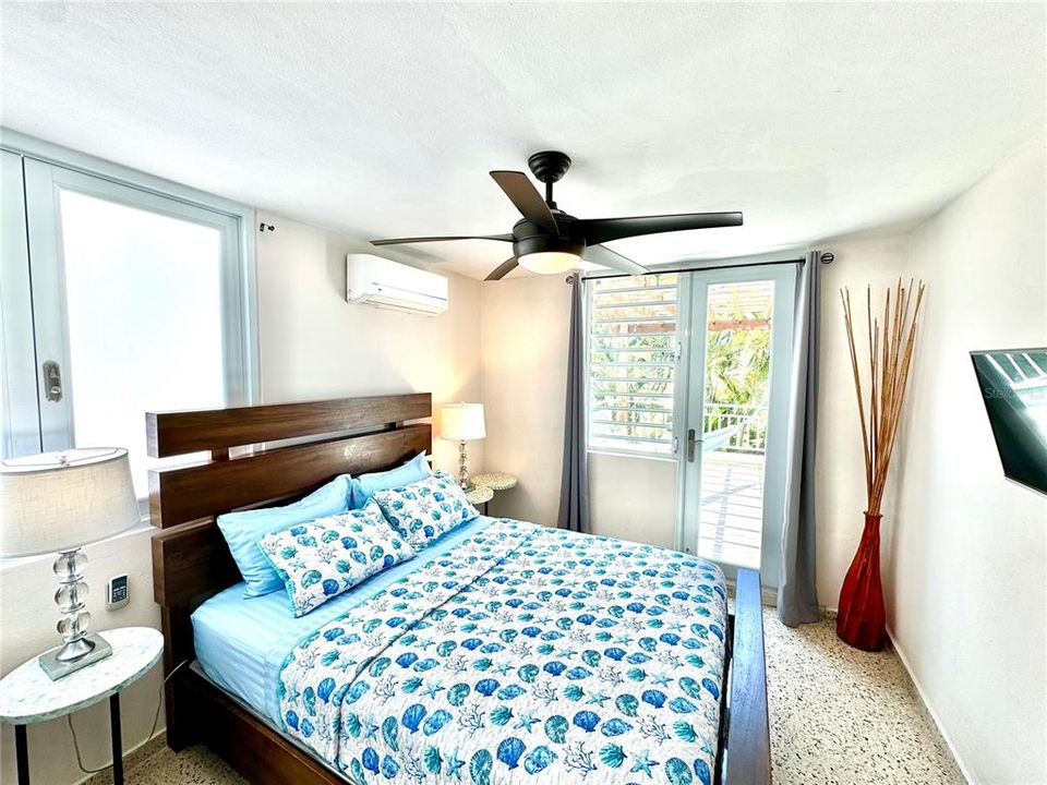 For Sale: $699,000 (4 beds, 3 baths, 2085 Square Feet)