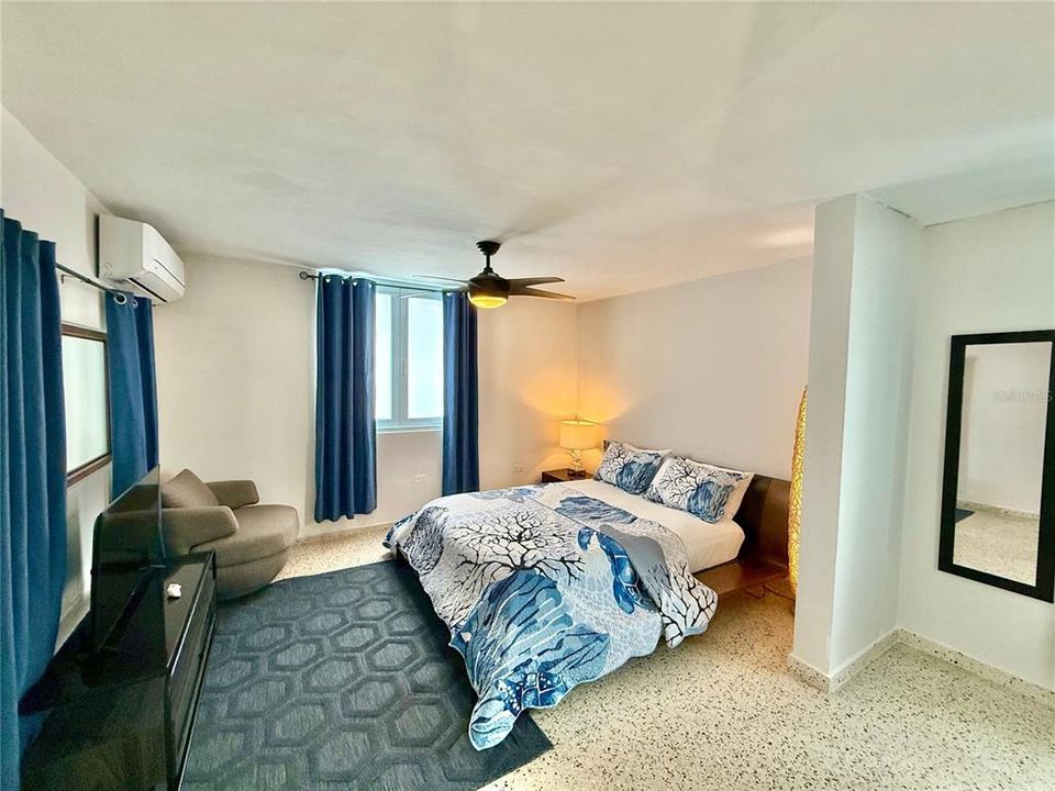 For Sale: $699,000 (4 beds, 3 baths, 2085 Square Feet)