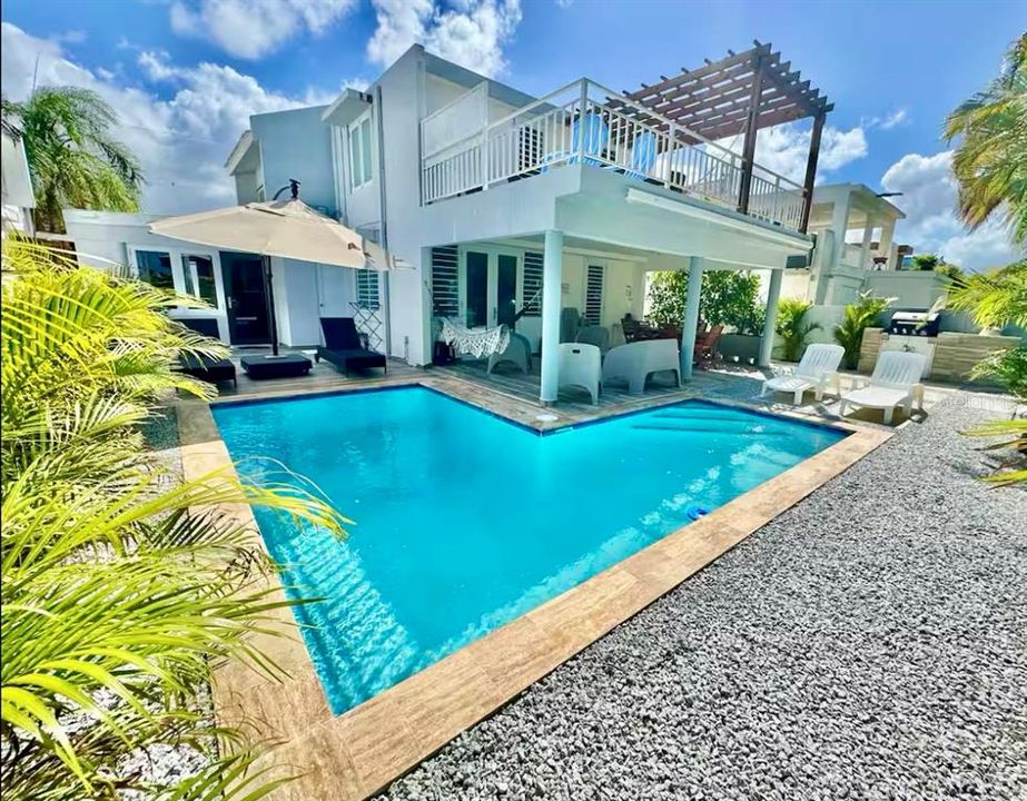 For Sale: $699,000 (4 beds, 3 baths, 2085 Square Feet)