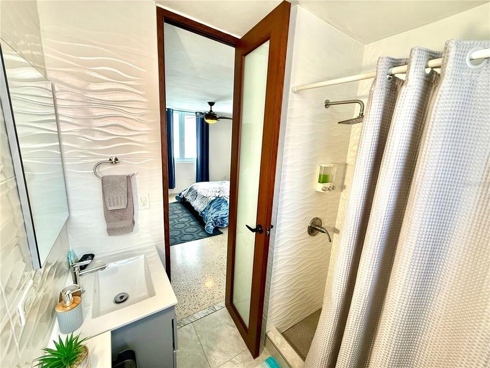 For Sale: $699,000 (4 beds, 3 baths, 2085 Square Feet)