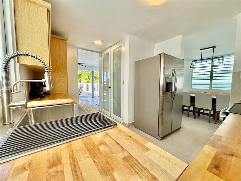 For Sale: $699,000 (4 beds, 3 baths, 2085 Square Feet)