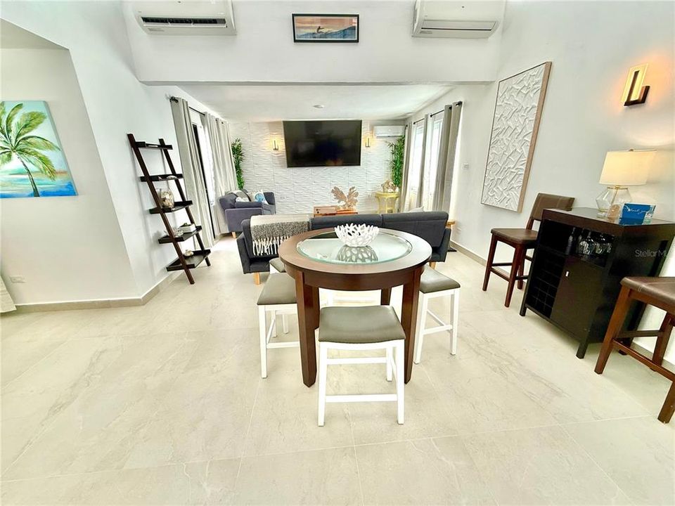 For Sale: $699,000 (4 beds, 3 baths, 2085 Square Feet)