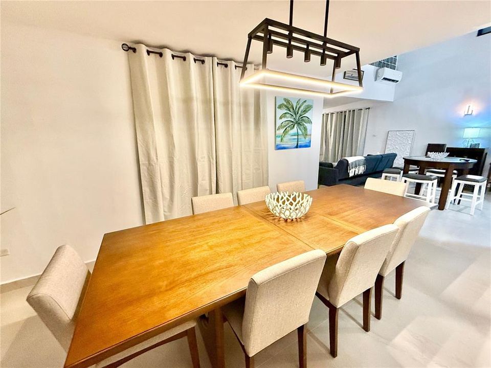 For Sale: $699,000 (4 beds, 3 baths, 2085 Square Feet)