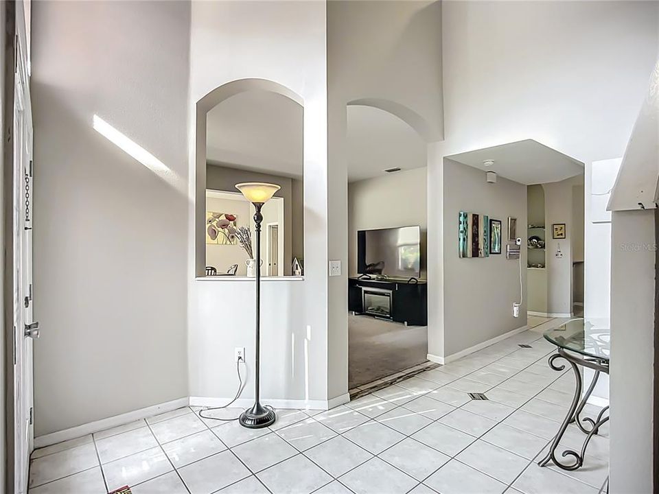 出租: $3,200 (4 贝兹, 3 浴室, 3855 平方英尺)