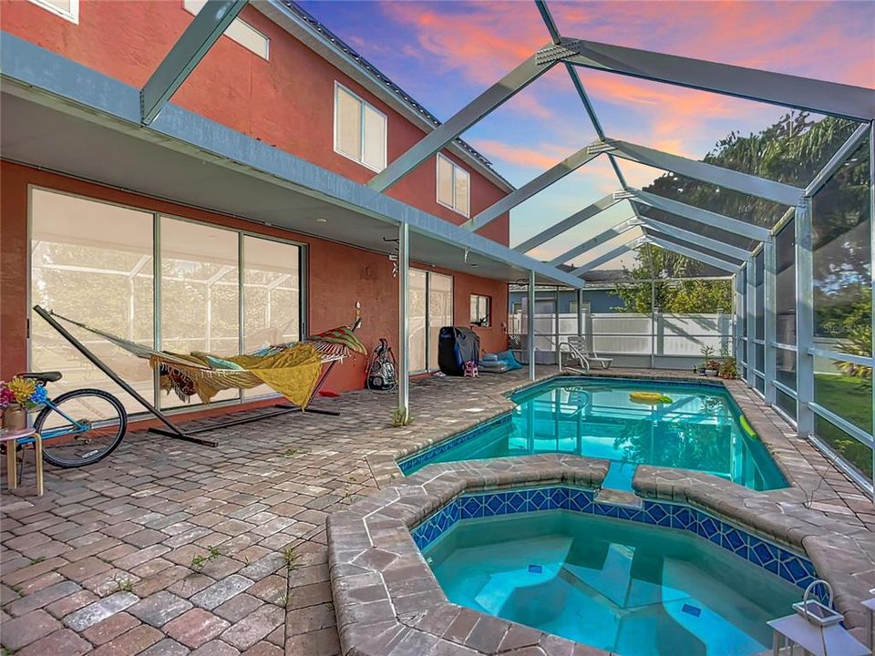 出租: $3,200 (4 贝兹, 3 浴室, 3855 平方英尺)