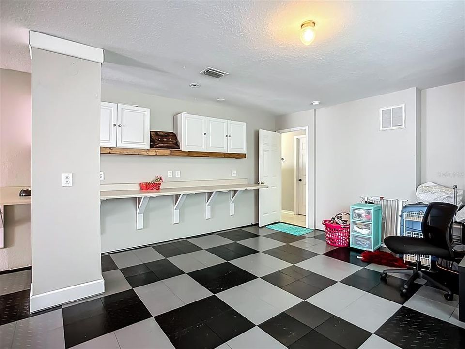 出租: $3,200 (4 贝兹, 3 浴室, 3855 平方英尺)