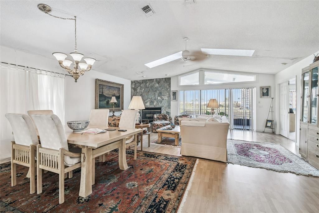 На продажу: $575,000 (5 спален, 3 ванн, 3392 Квадратных фут)