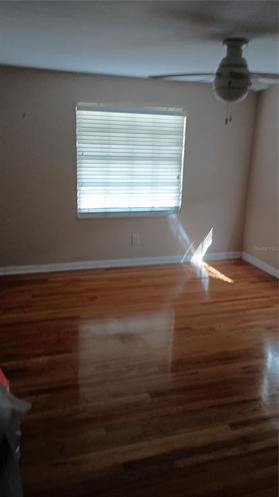 На продажу: $730,000 (0.21 acres)