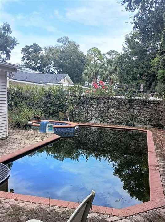 На продажу: $730,000 (0.21 acres)