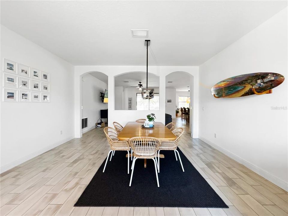 待售: $710,000 (4 贝兹, 4 浴室, 2733 平方英尺)