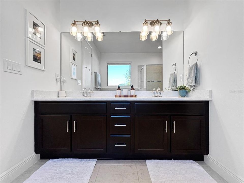 待售: $710,000 (4 贝兹, 4 浴室, 2733 平方英尺)