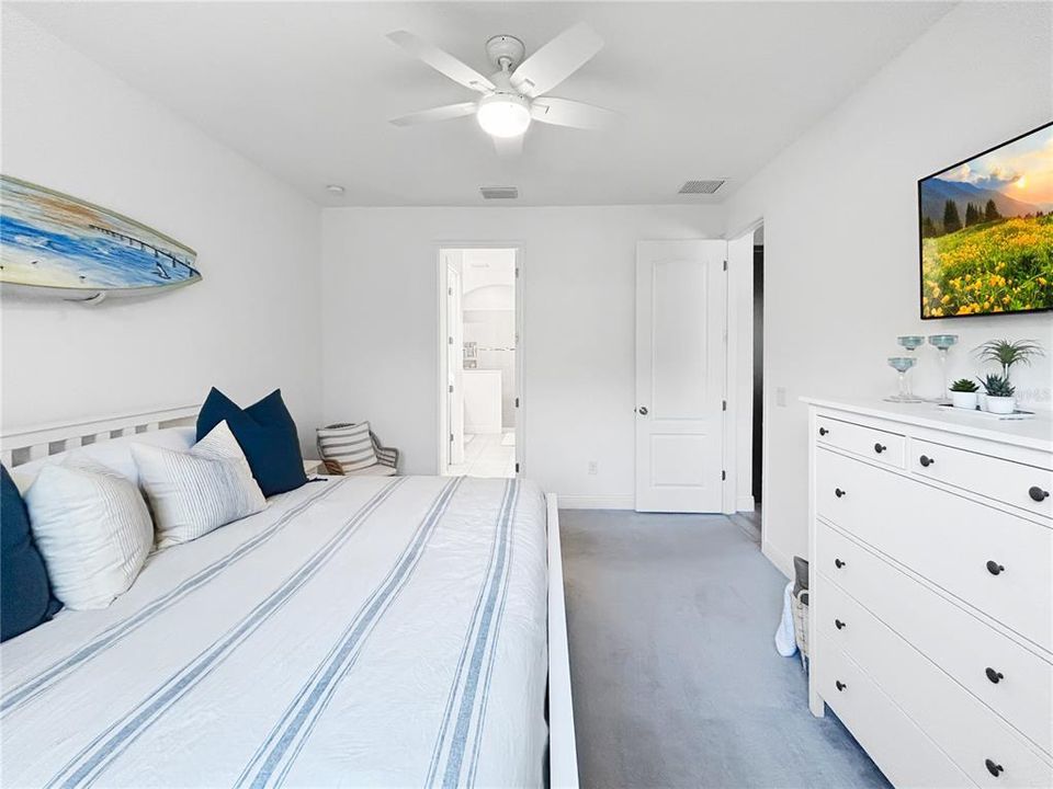 待售: $710,000 (4 贝兹, 4 浴室, 2733 平方英尺)