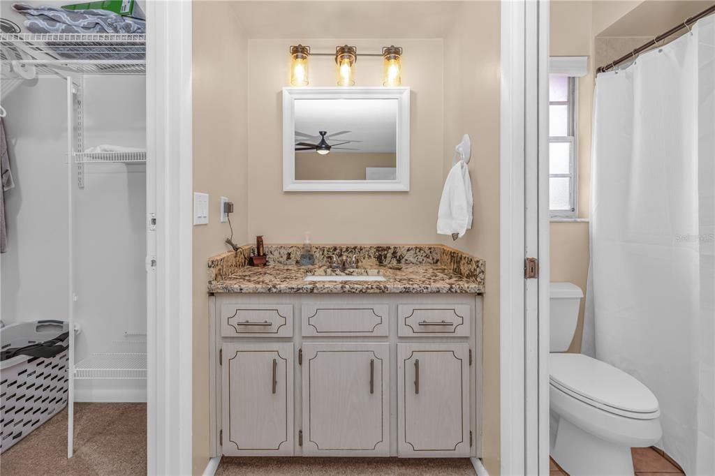 На продажу: $319,999 (3 спален, 2 ванн, 1337 Квадратных фут)