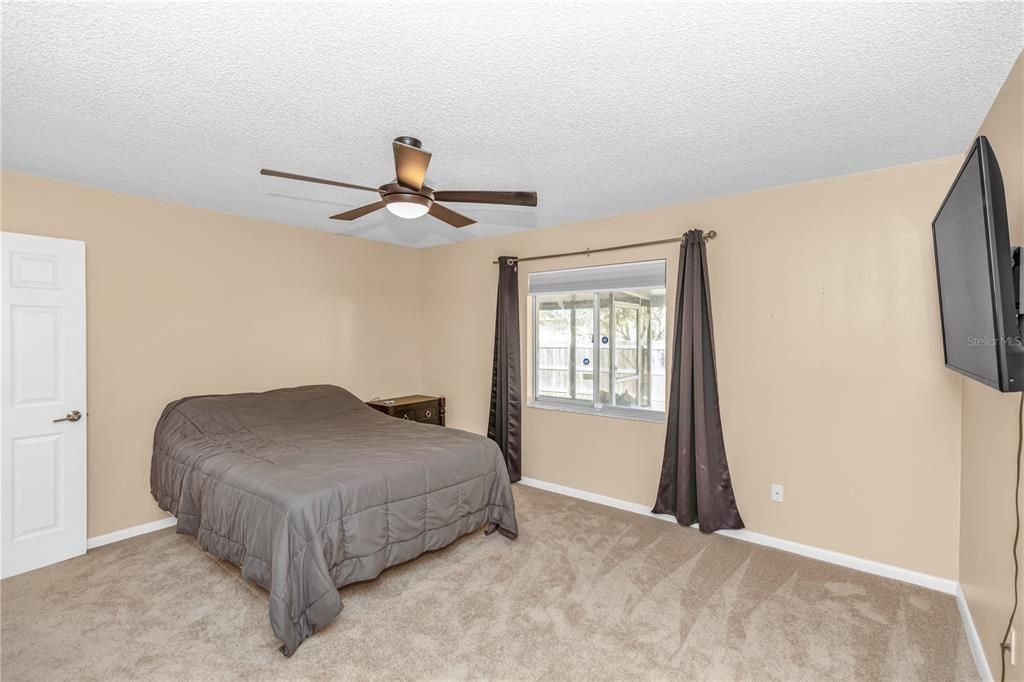 На продажу: $319,999 (3 спален, 2 ванн, 1337 Квадратных фут)