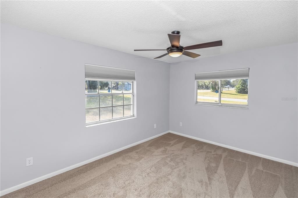 На продажу: $319,999 (3 спален, 2 ванн, 1337 Квадратных фут)