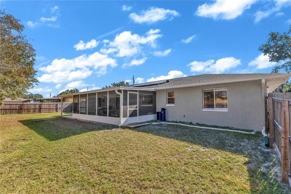 На продажу: $319,999 (3 спален, 2 ванн, 1337 Квадратных фут)