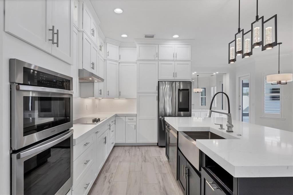 For Sale: $775,000 (3 beds, 3 baths, 2300 Square Feet)