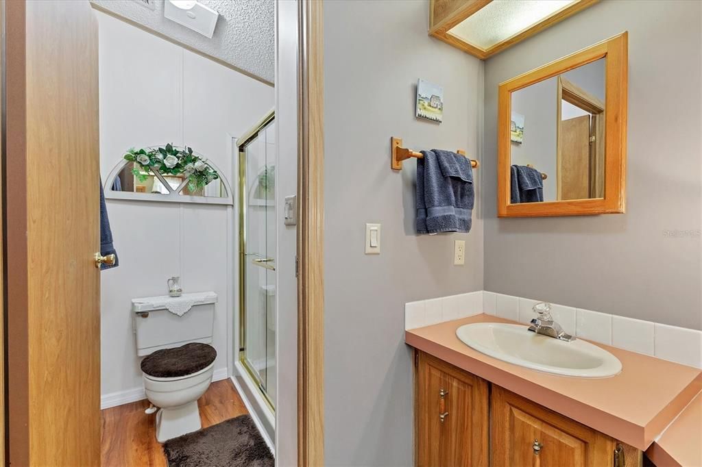 待售: $195,000 (2 贝兹, 2 浴室, 1177 平方英尺)