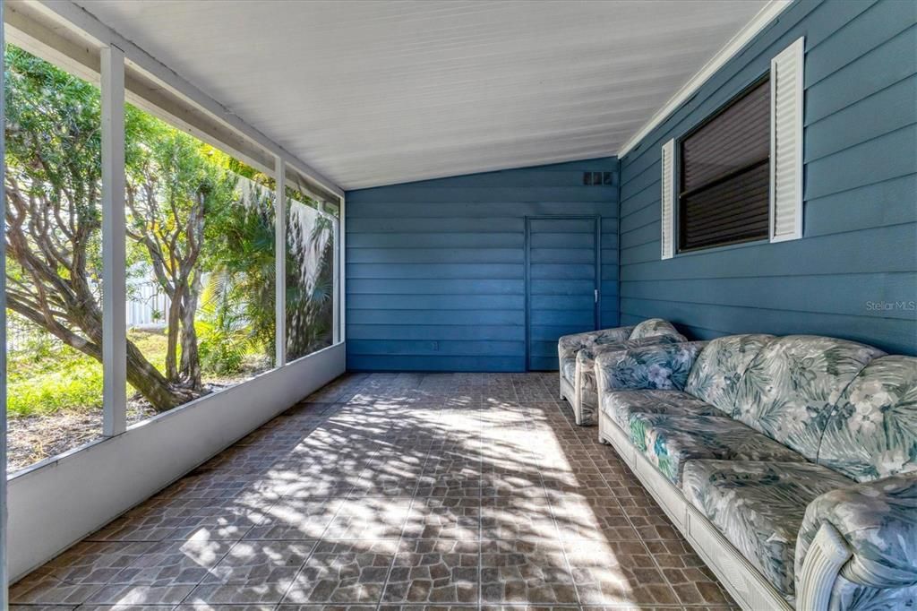 待售: $195,000 (2 贝兹, 2 浴室, 1177 平方英尺)