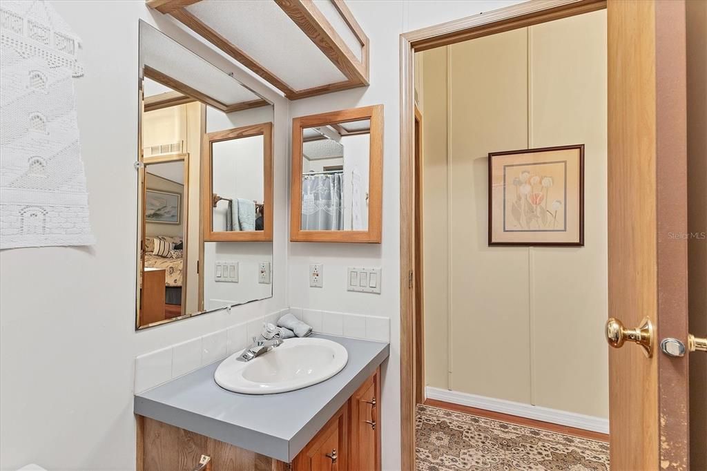 待售: $195,000 (2 贝兹, 2 浴室, 1177 平方英尺)