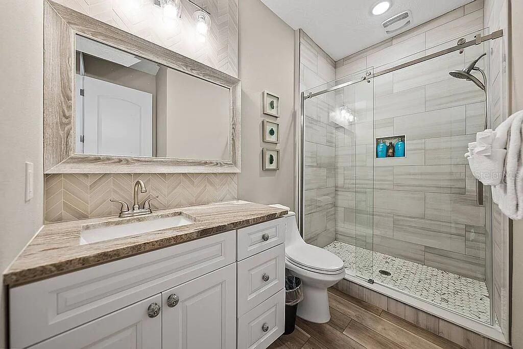 For Sale: $1,595,000 (3 beds, 4 baths, 3828 Square Feet)