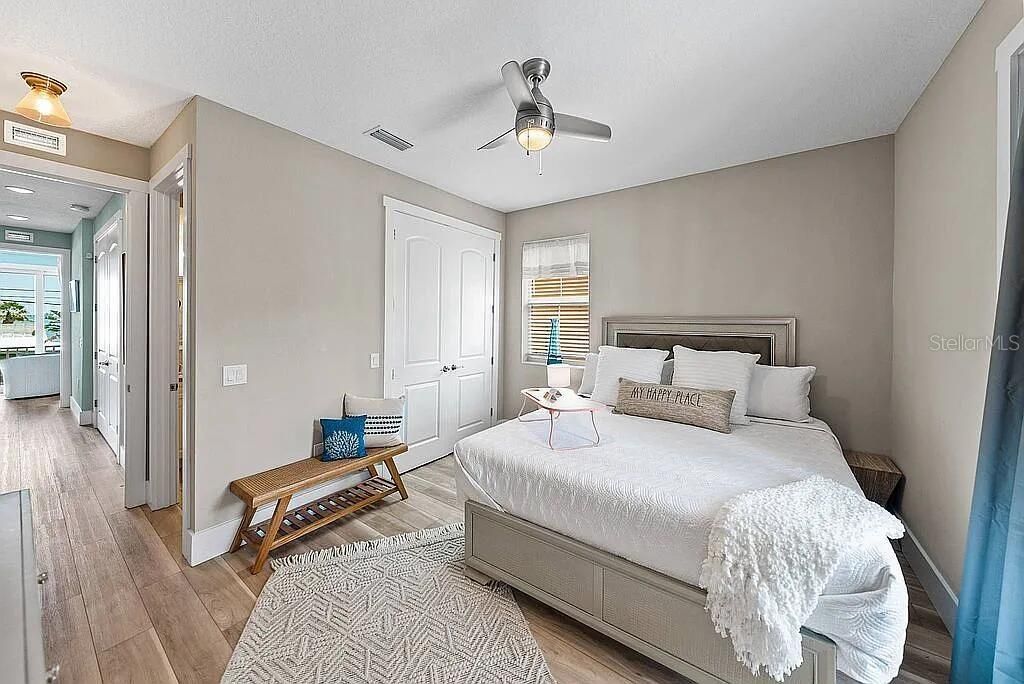 For Sale: $1,595,000 (3 beds, 4 baths, 3828 Square Feet)