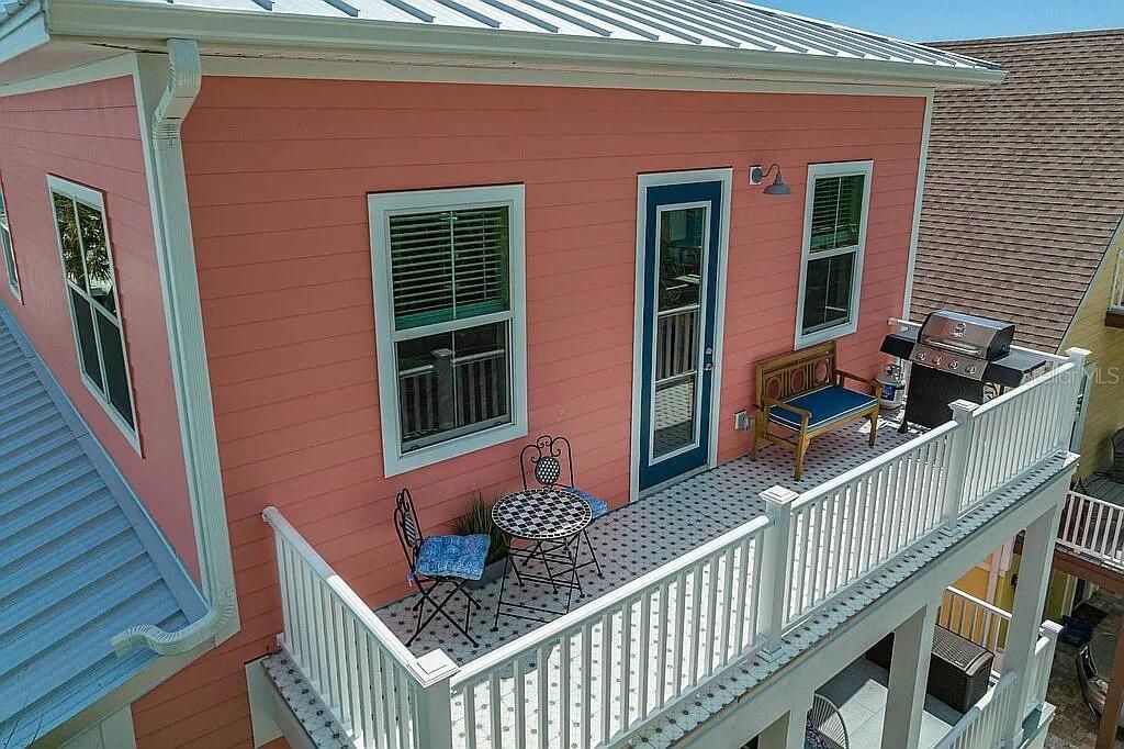 For Sale: $1,595,000 (3 beds, 4 baths, 3828 Square Feet)