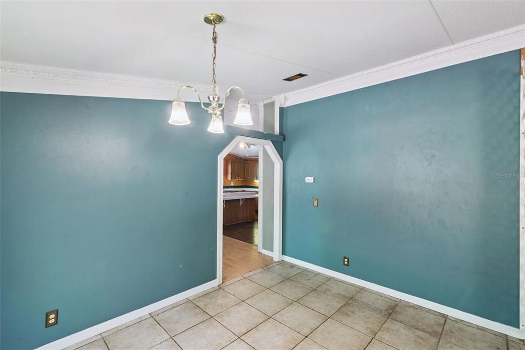 For Sale: $200,000 (3 beds, 2 baths, 1782 Square Feet)