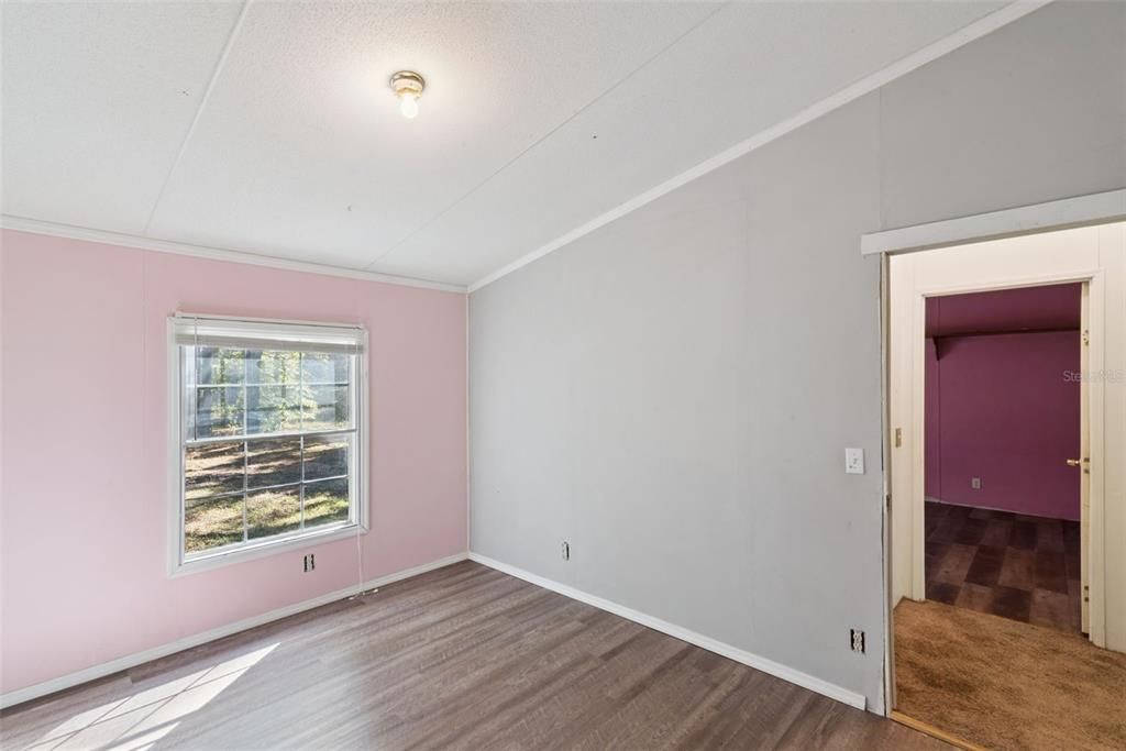 For Sale: $200,000 (3 beds, 2 baths, 1782 Square Feet)