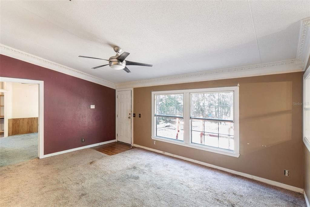 For Sale: $200,000 (3 beds, 2 baths, 1782 Square Feet)