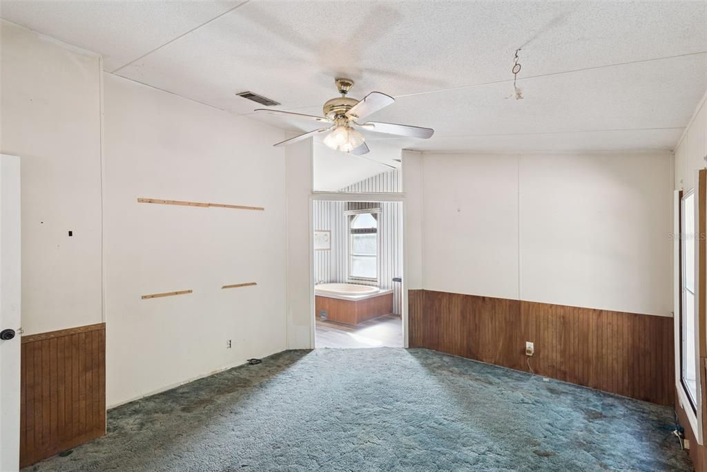 For Sale: $200,000 (3 beds, 2 baths, 1782 Square Feet)