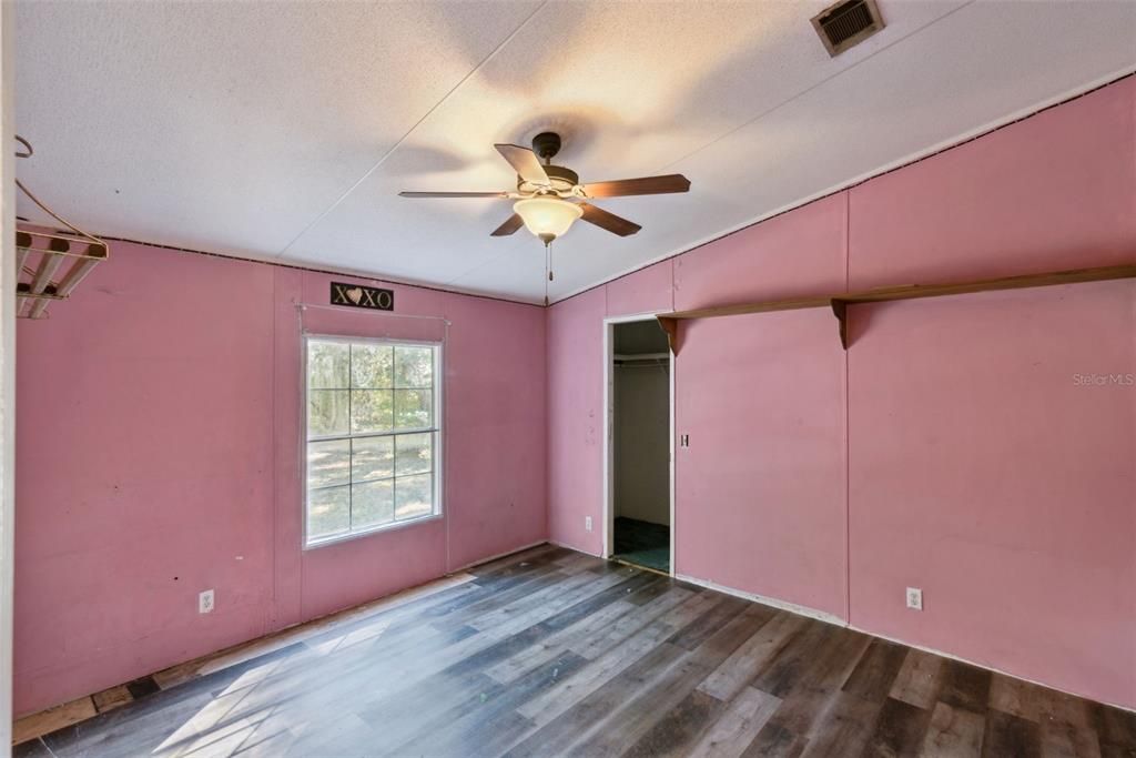 For Sale: $200,000 (3 beds, 2 baths, 1782 Square Feet)