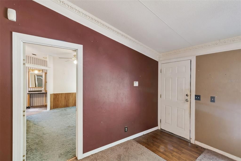 For Sale: $200,000 (3 beds, 2 baths, 1782 Square Feet)