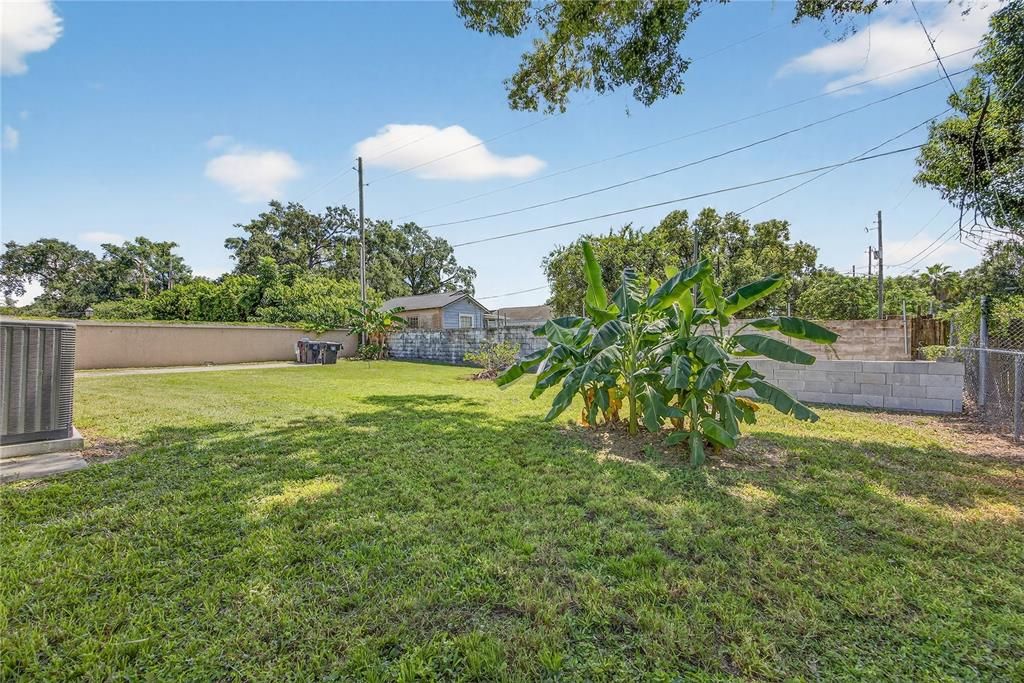 For Rent: $2,900 (4 beds, 2 baths, 2367 Square Feet)