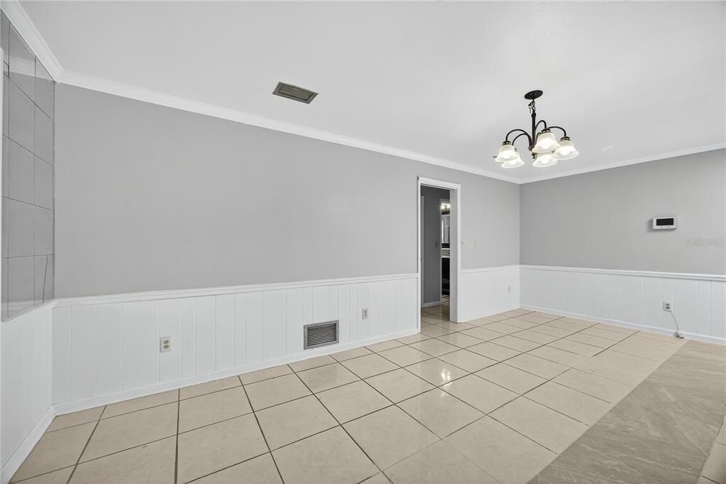 For Rent: $2,900 (4 beds, 2 baths, 2367 Square Feet)