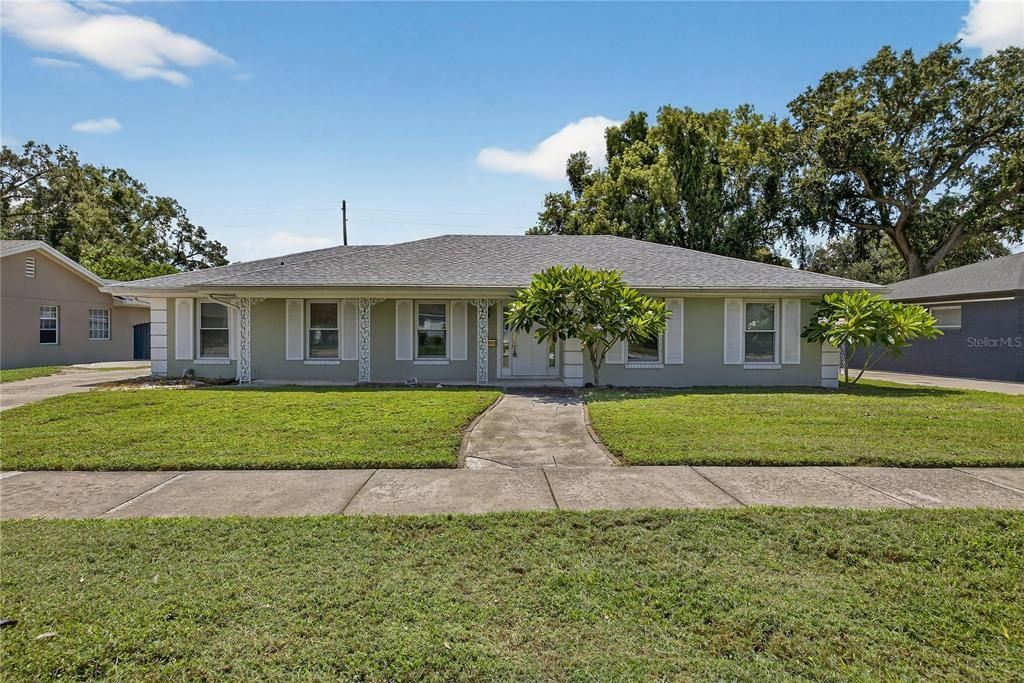 For Rent: $2,900 (4 beds, 2 baths, 2367 Square Feet)