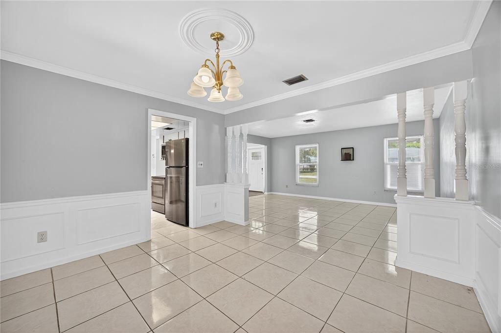 For Rent: $2,900 (4 beds, 2 baths, 2367 Square Feet)