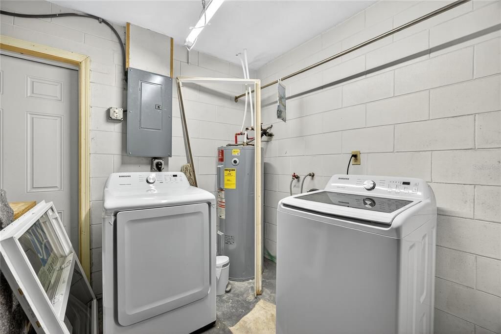 For Rent: $2,900 (4 beds, 2 baths, 2367 Square Feet)