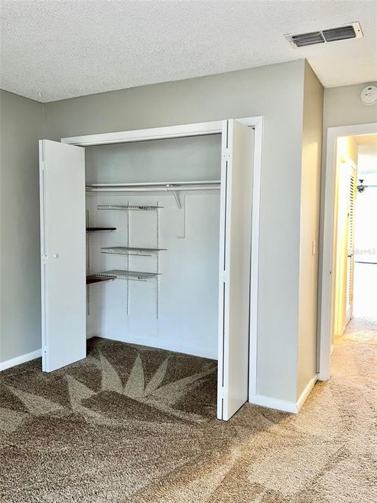 В аренду: $1,350 (2 спален, 2 ванн, 976 Квадратных фут)